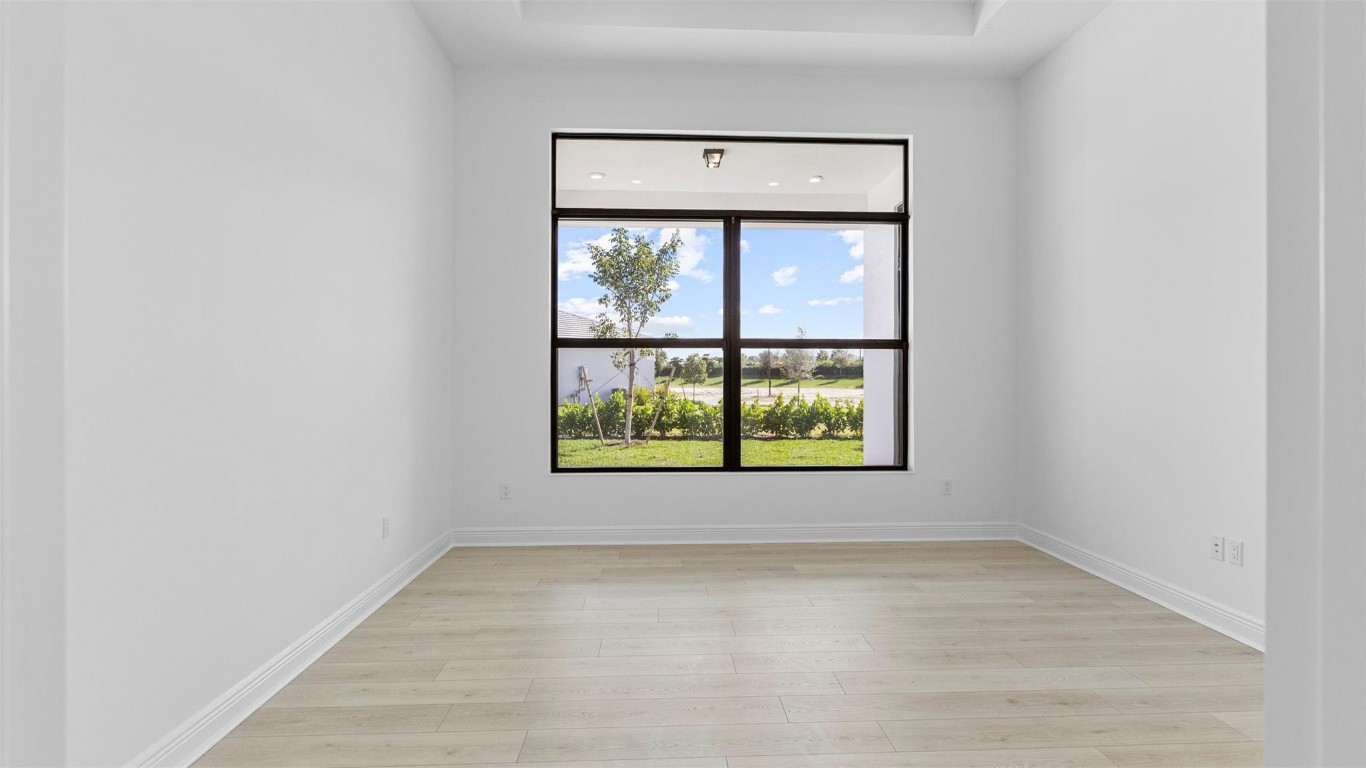 CRESSWIND PALM BEACH - Residential