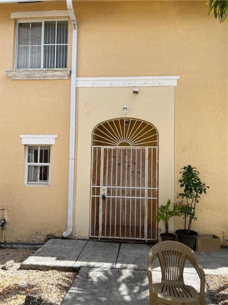 <<<< Property is in a multiple offer situation. Seller is requesting all interested parties present their HIGHEST & BEST offers by 12pm Wednesday March 15,2023. Use attached forms>>>> CORNER 2 STORY UNIT * 2 BEDROOMS UPSTAIRS* FENCE YARD * INTERIOR WASHER/DRYER * CLOSE TO EVERYTHING:  HARD ROCK CASINO & HOTEL / BBT CENTER / BRAND NEW DANIA JAI ALAI CASINO / LAS OLAS / AVENTURA / SOUTH BEACH / SUNLIFE STADIUM / MARLINS STADIUM / HOLLYWOOD-FT LAUDERDALE INTERNATIONAL AIRPORT / GULFSTREAM RACETRACK & CASINO* BAYSIDE / MIAMI INTERNATIONAL AIRPORT