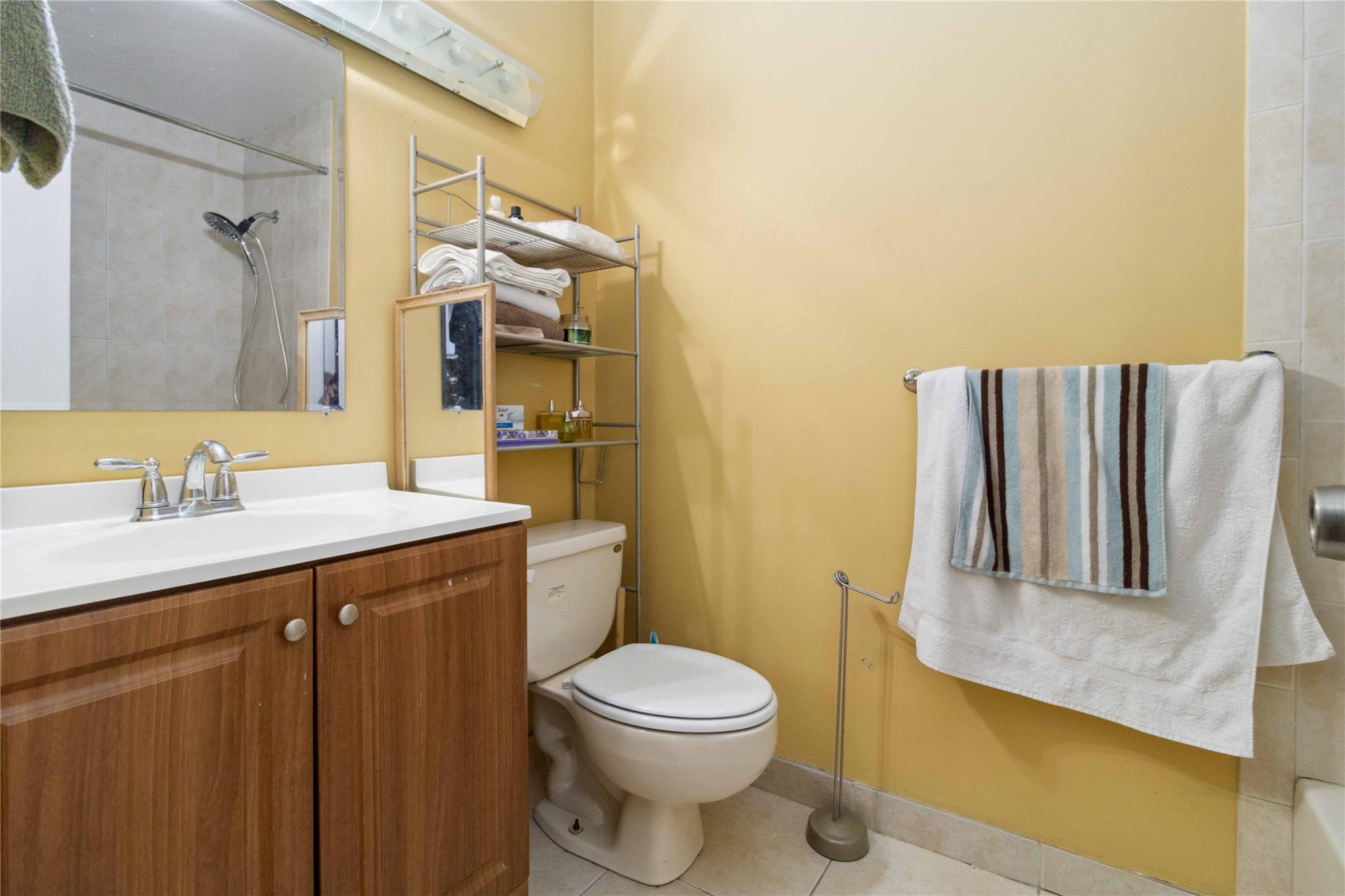 Club Quarters at RainTree - Residential