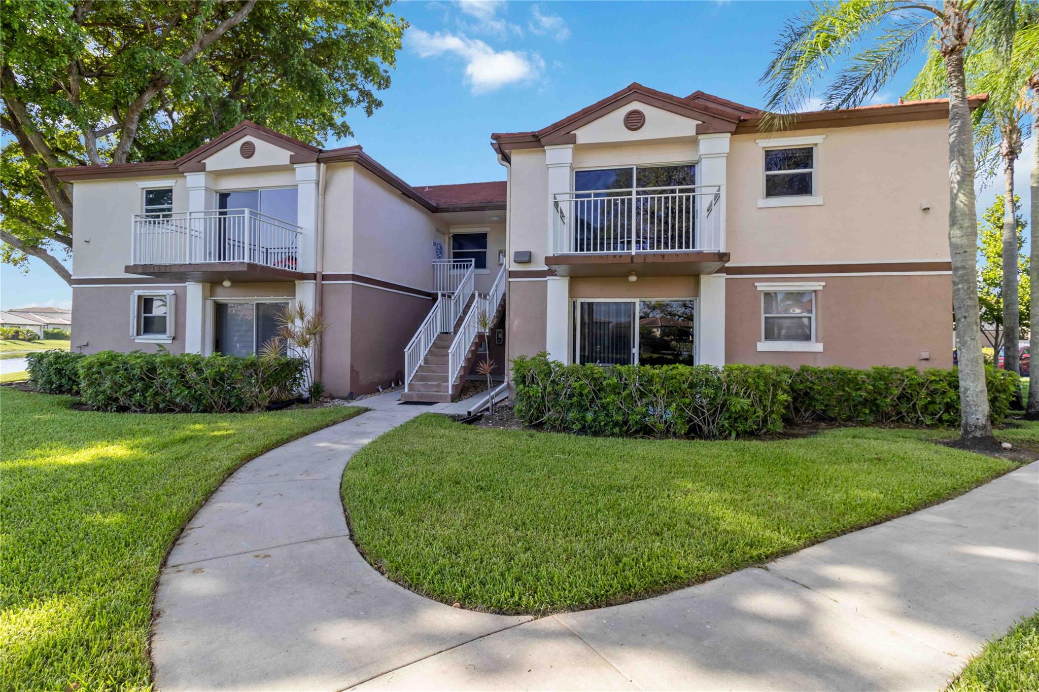 Club Quarters at RainTree - Residential