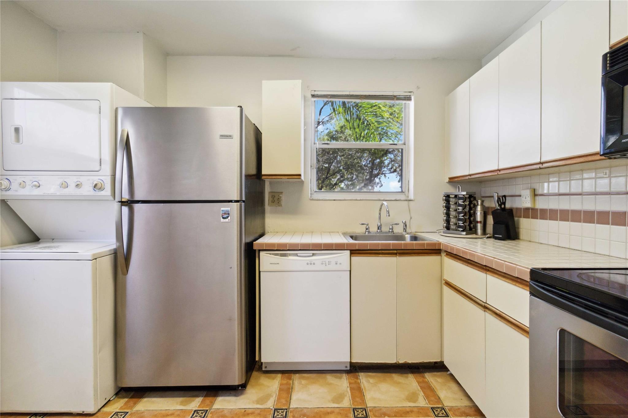 Club Quarters at RainTree - Residential