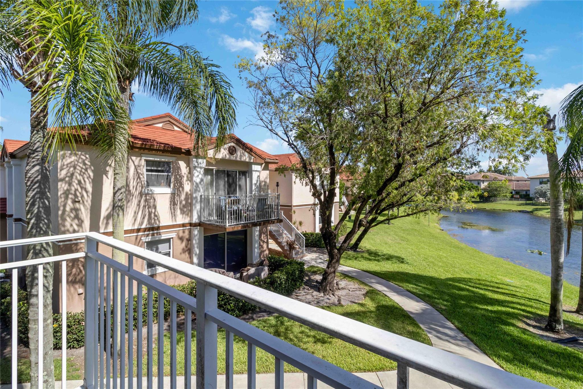 Club Quarters at RainTree - Residential