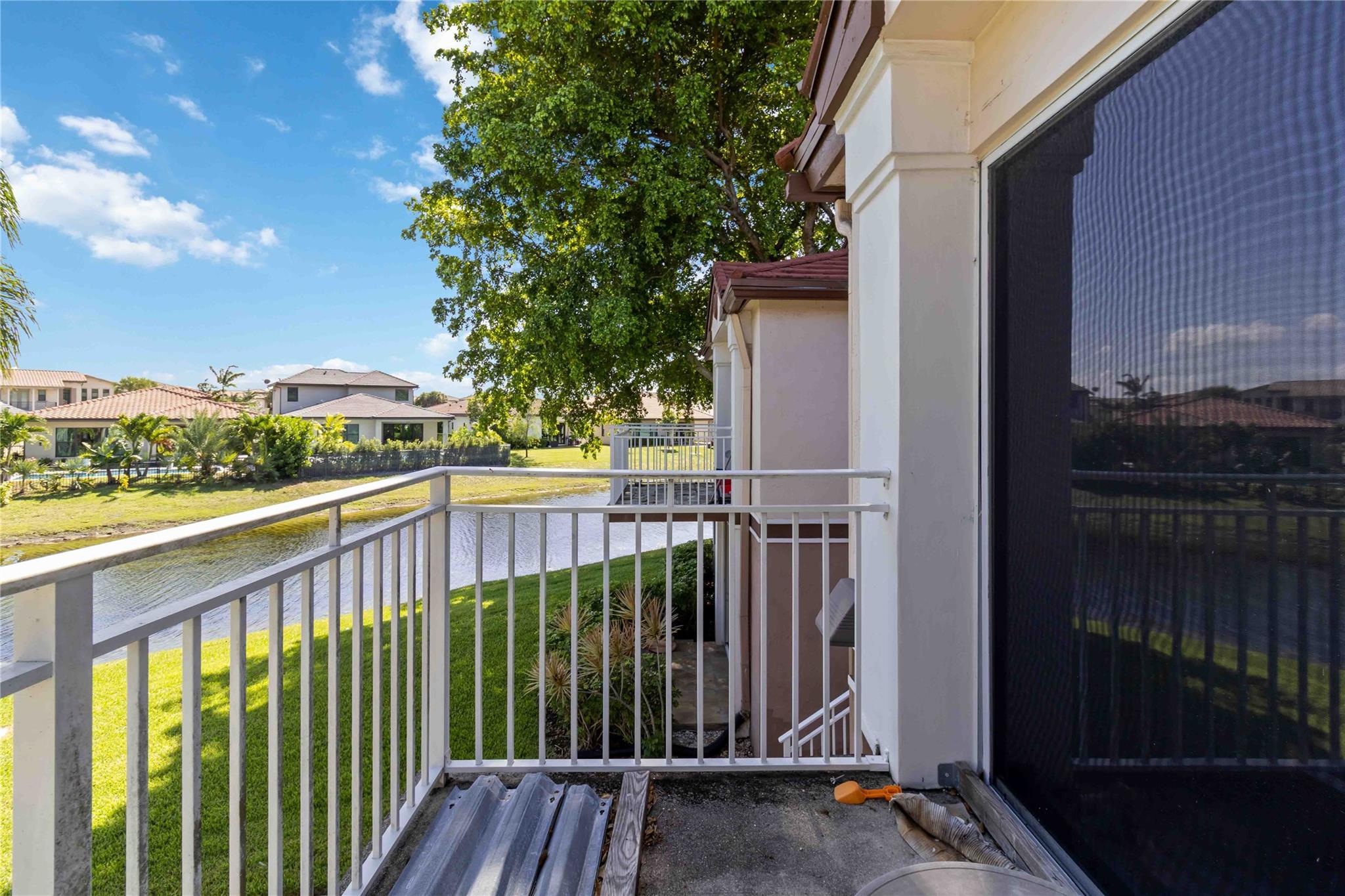 Club Quarters at RainTree - Residential