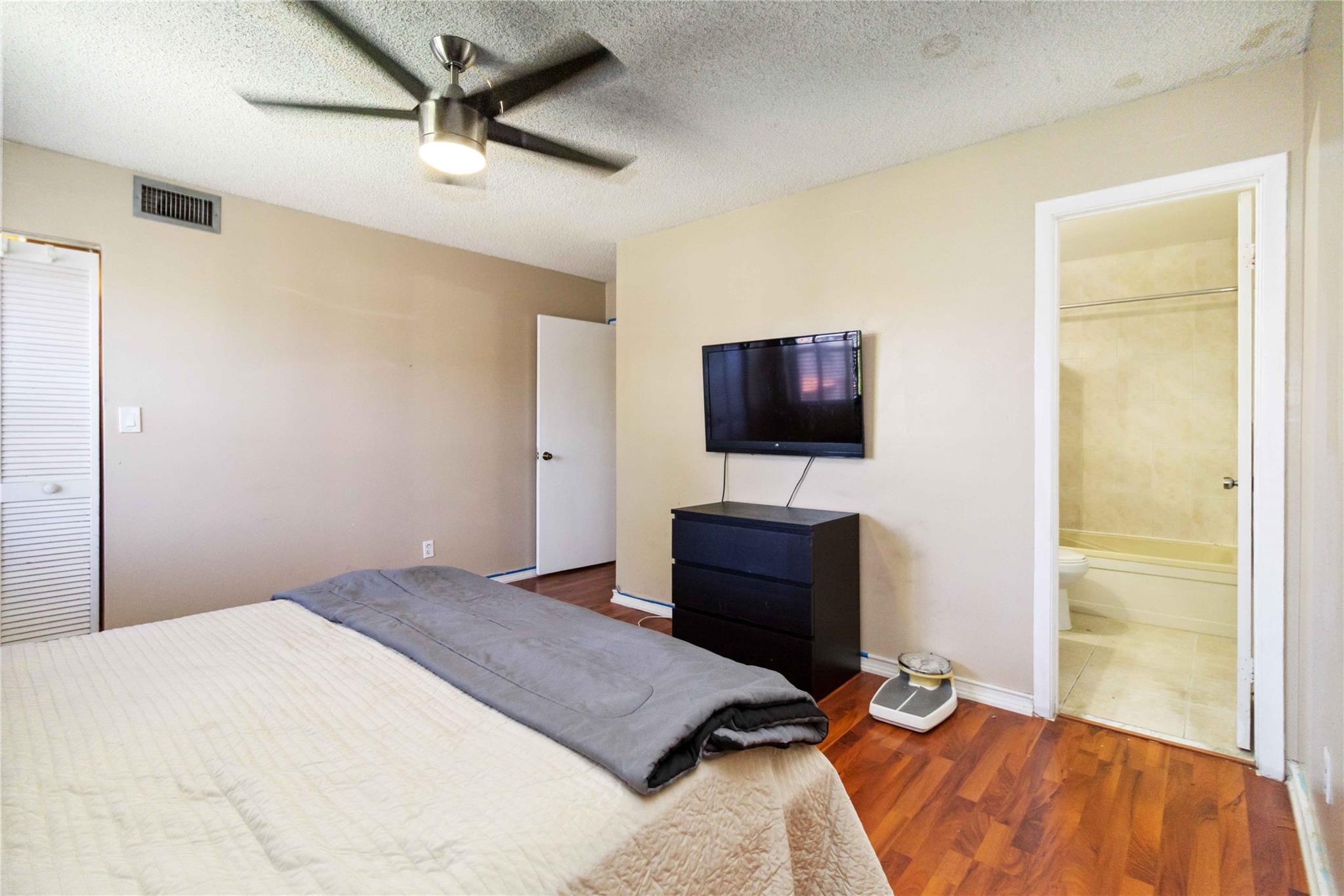 Club Quarters at RainTree - Residential
