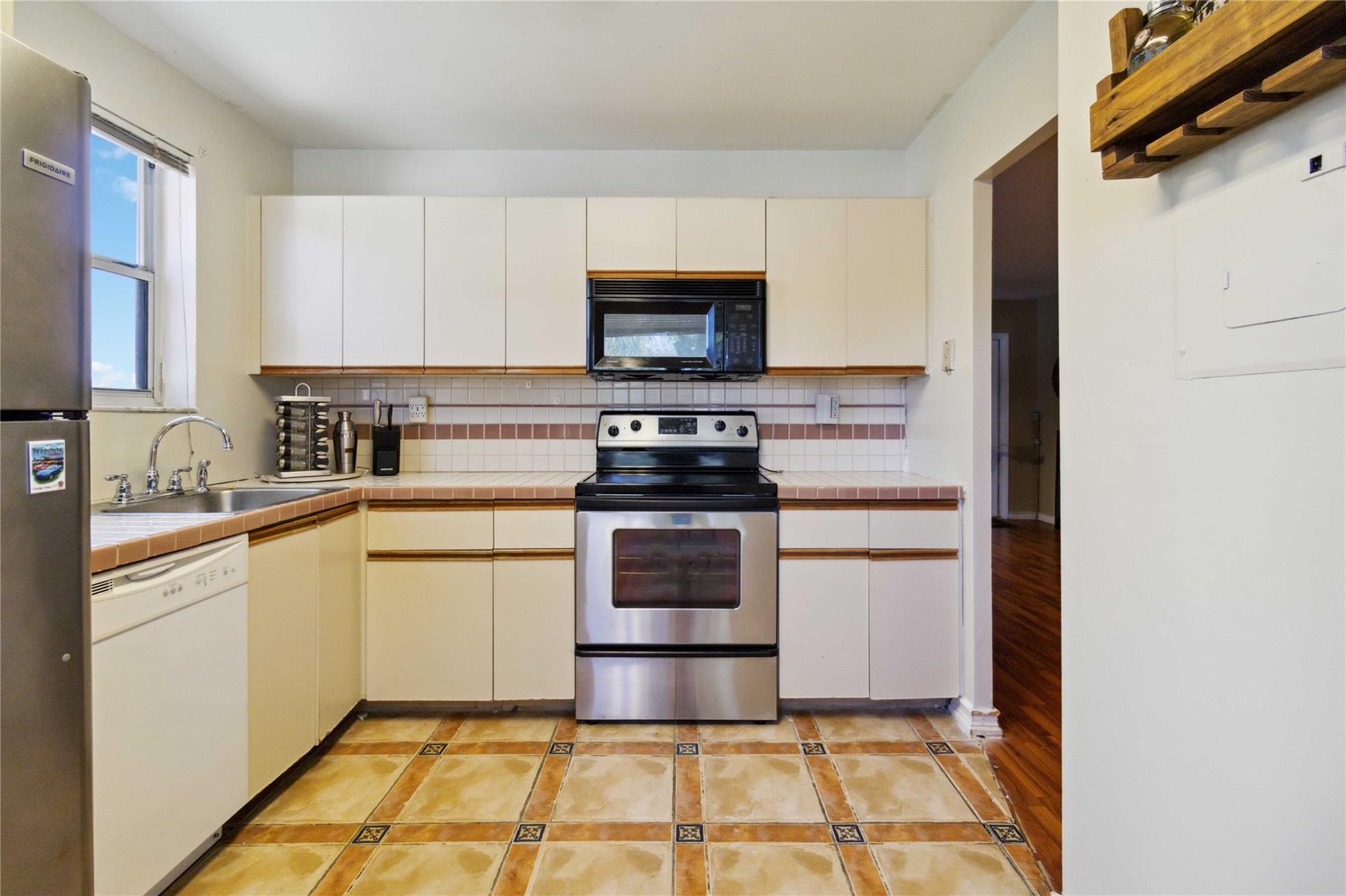 Club Quarters at RainTree - Residential