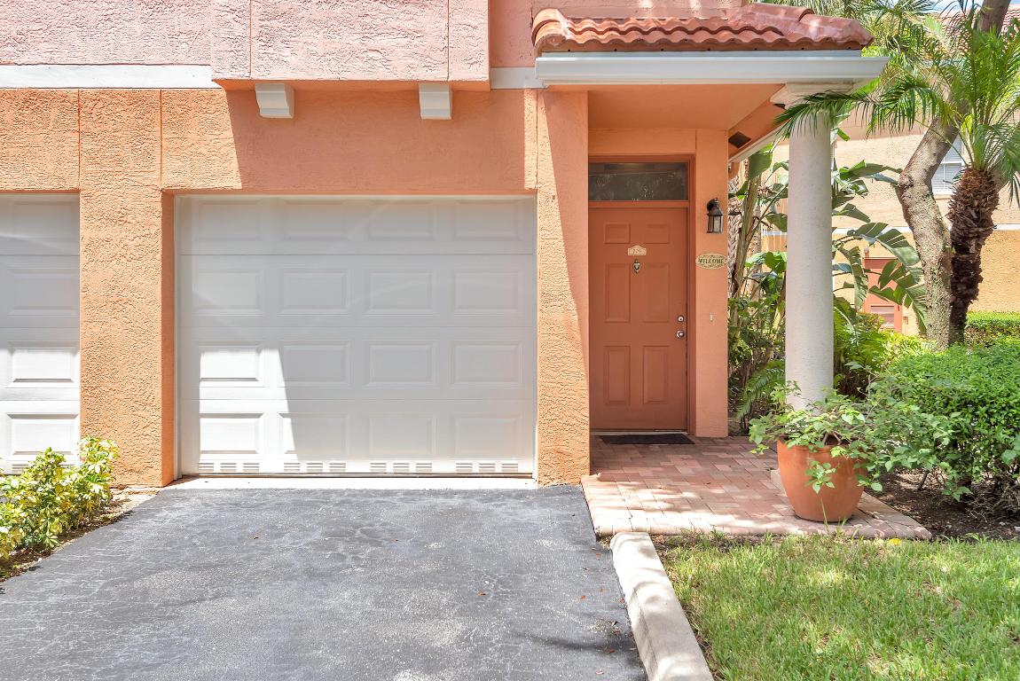 TIERRA VERDE - Residential