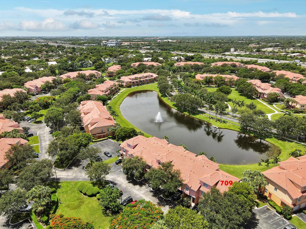 TIERRA VERDE - Residential