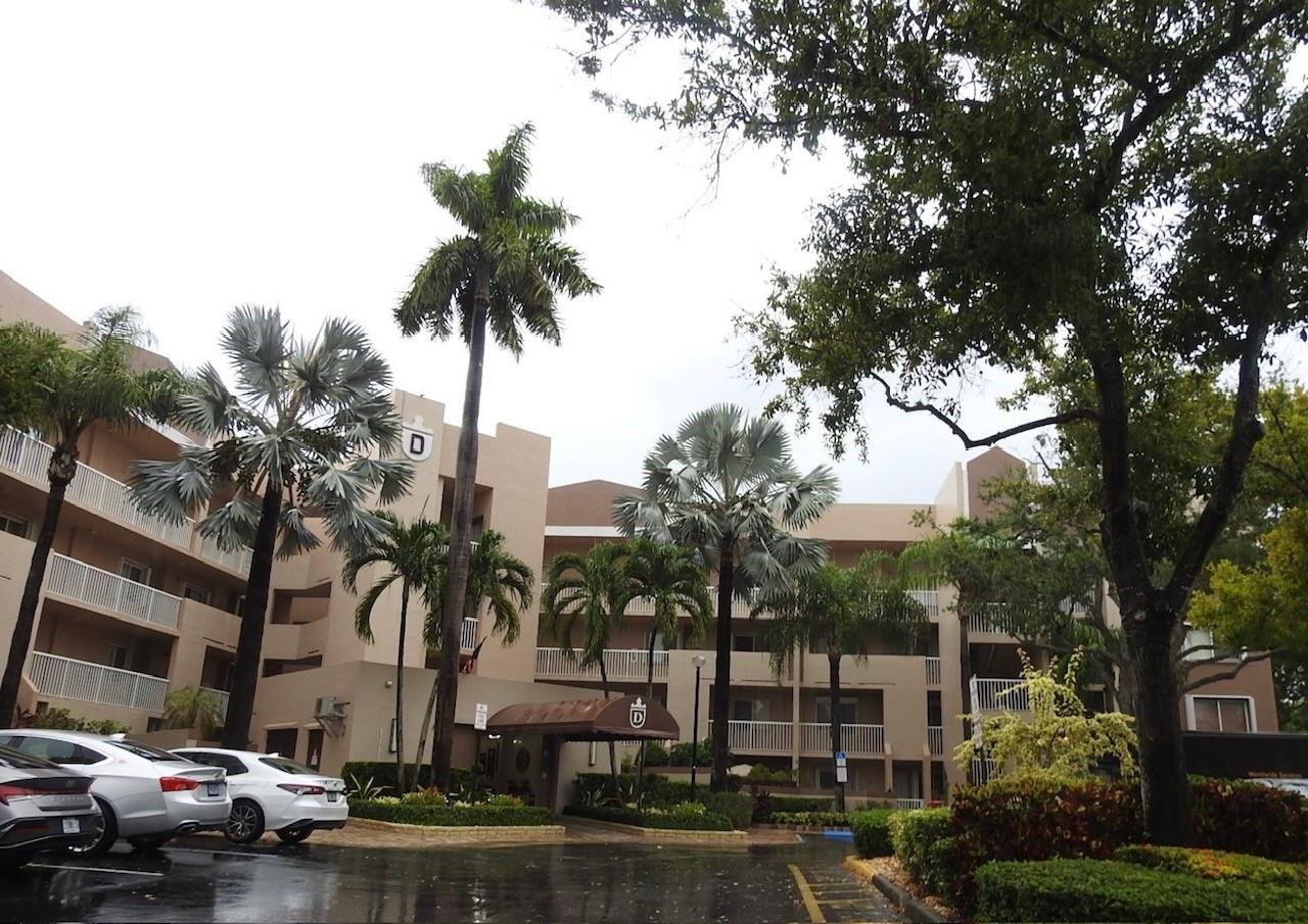 Welcome to the desirable Granville section of Kings Point in Tamarac! This 2 bedroom, 2 bathroom condo offers nearly 1,500 sq. ft. with a split-bedroom layout, providing privacy and comfort. The home features volume ceilings, an interior laundry room, and a screened porch with peaceful water views. While the condo is in mostly original condition and ready for updates, it presents an excellent opportunity to customize and make it your own. Granville is a gated community known for its well-kept grounds, central location near shopping, dining, and major highways, and access to the renowned Kings Point amenities, including a clubhouse, pools, fitness center, theater, courtesy buses, and more. This condo combines space, views, and potential—all in a vibrant HOPA community.