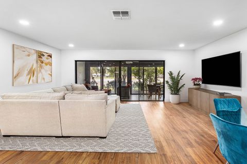 27 Stratford Ln Lane W C Boynton Beach FL 33436