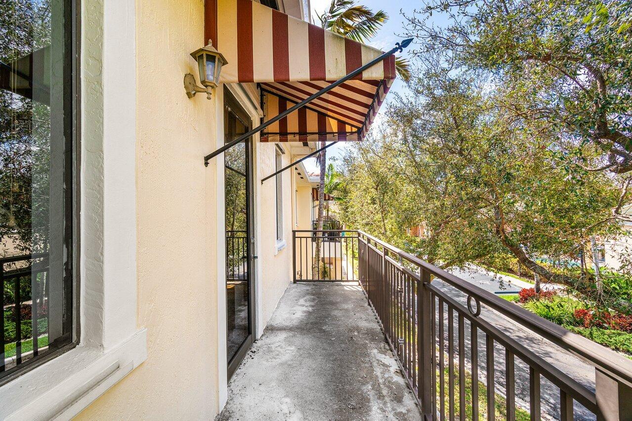 VENETIAN VILLAS - Residential