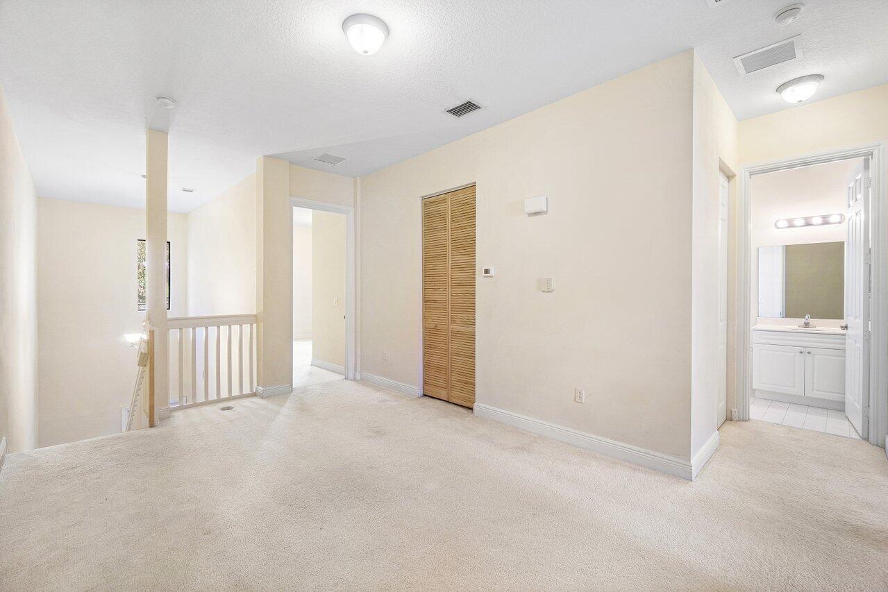 VENETIAN VILLAS - Residential