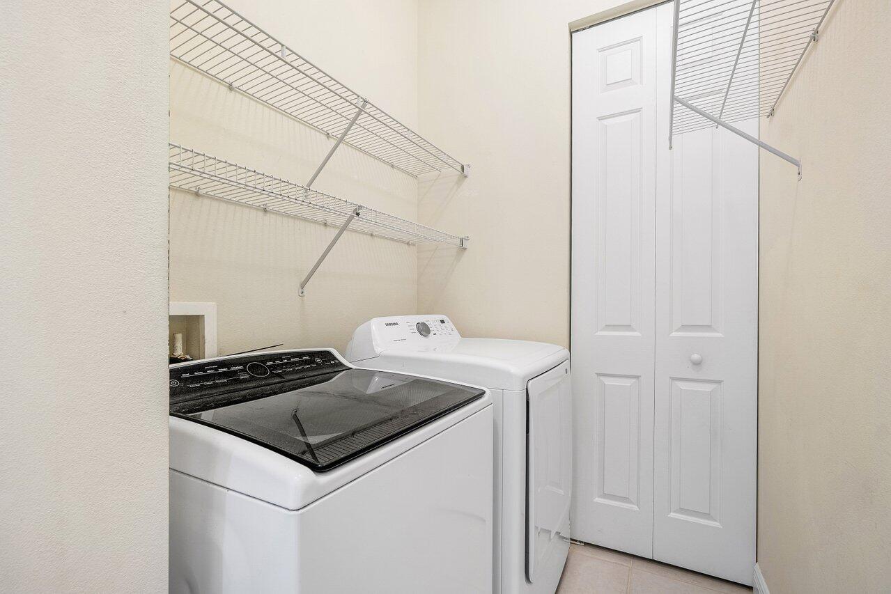 VENETIAN VILLAS - Residential