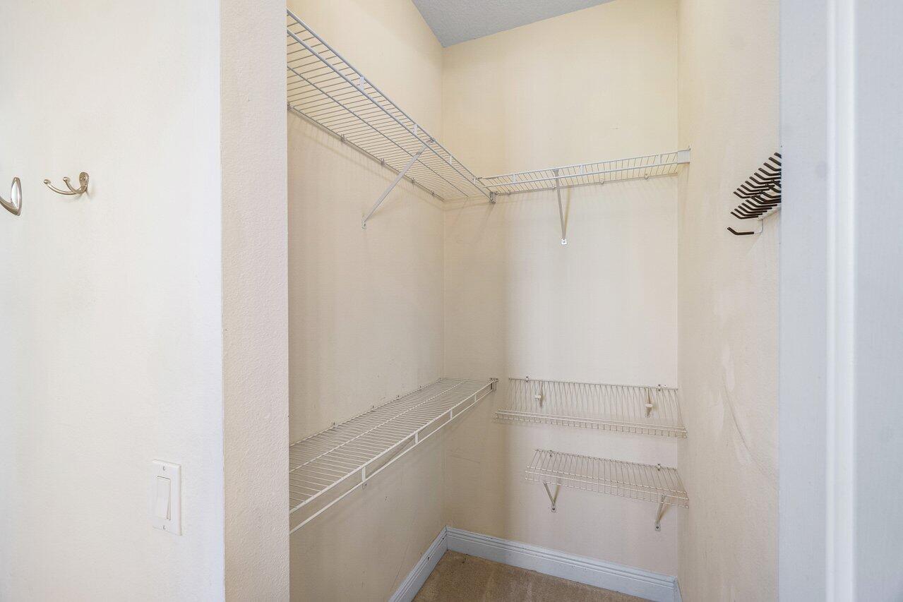 VENETIAN VILLAS - Residential