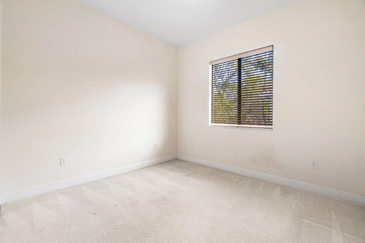 VENETIAN VILLAS - Residential