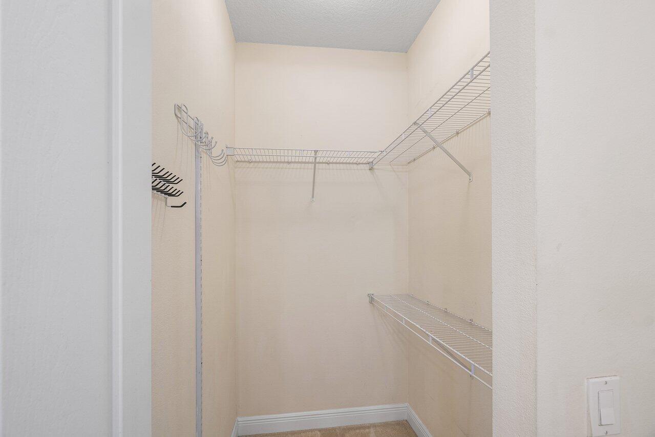 VENETIAN VILLAS - Residential