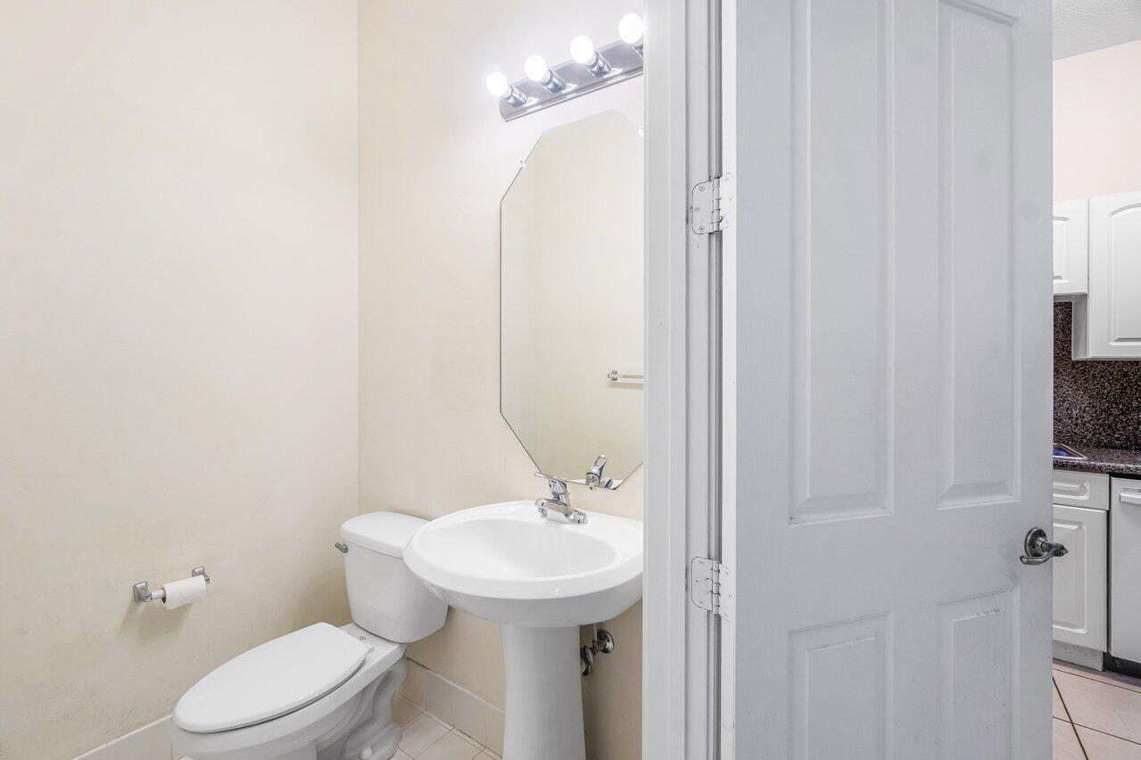 VENETIAN VILLAS - Residential