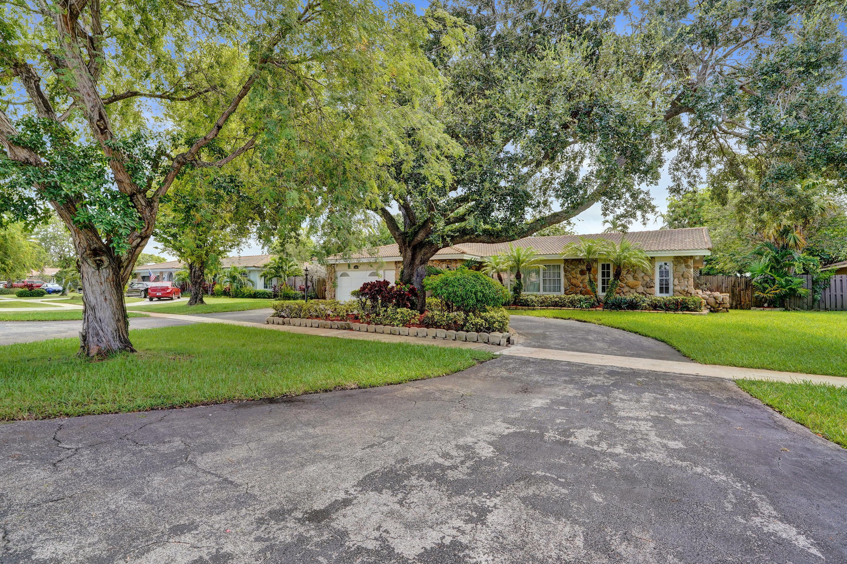 1040 SW 75th Avenue