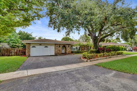 Tiny photo for 1040 SW 75th Avenue, Plantation, FL 33317 (MLS # B26049260)