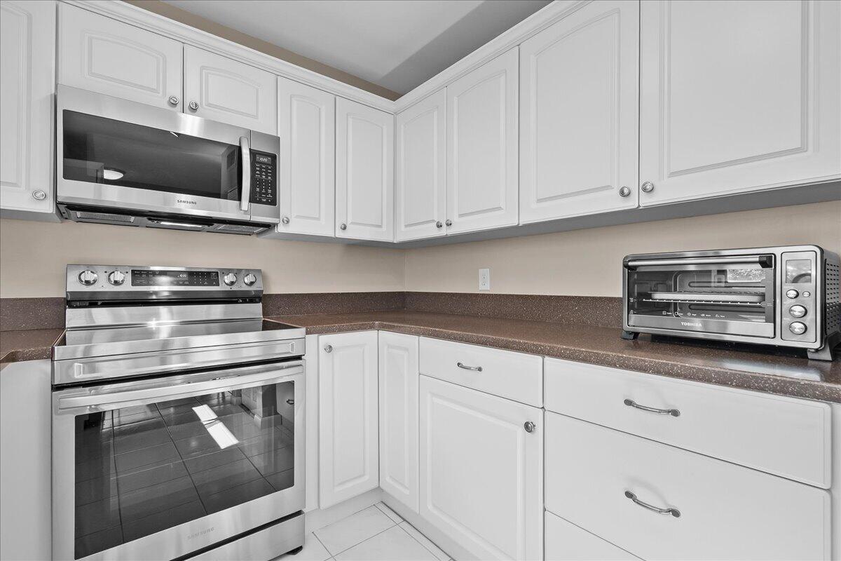 3323 Lucerne Park Drive