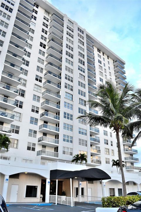 Condominium in Fort Lauderdale FL 3015 Ocean Blvd Blvd.jpg