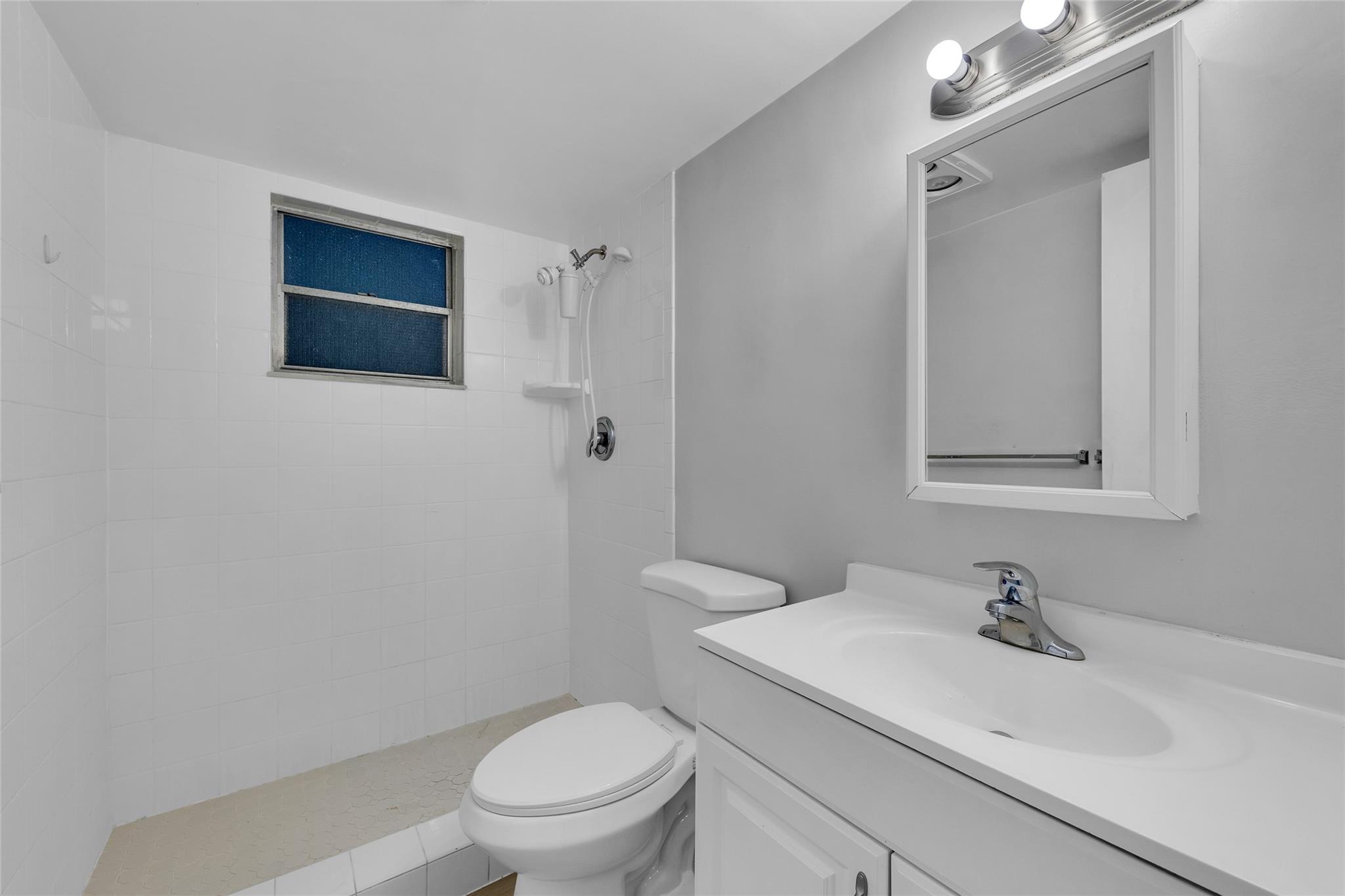 Wooler Heights 40-22 B - Residential Lease