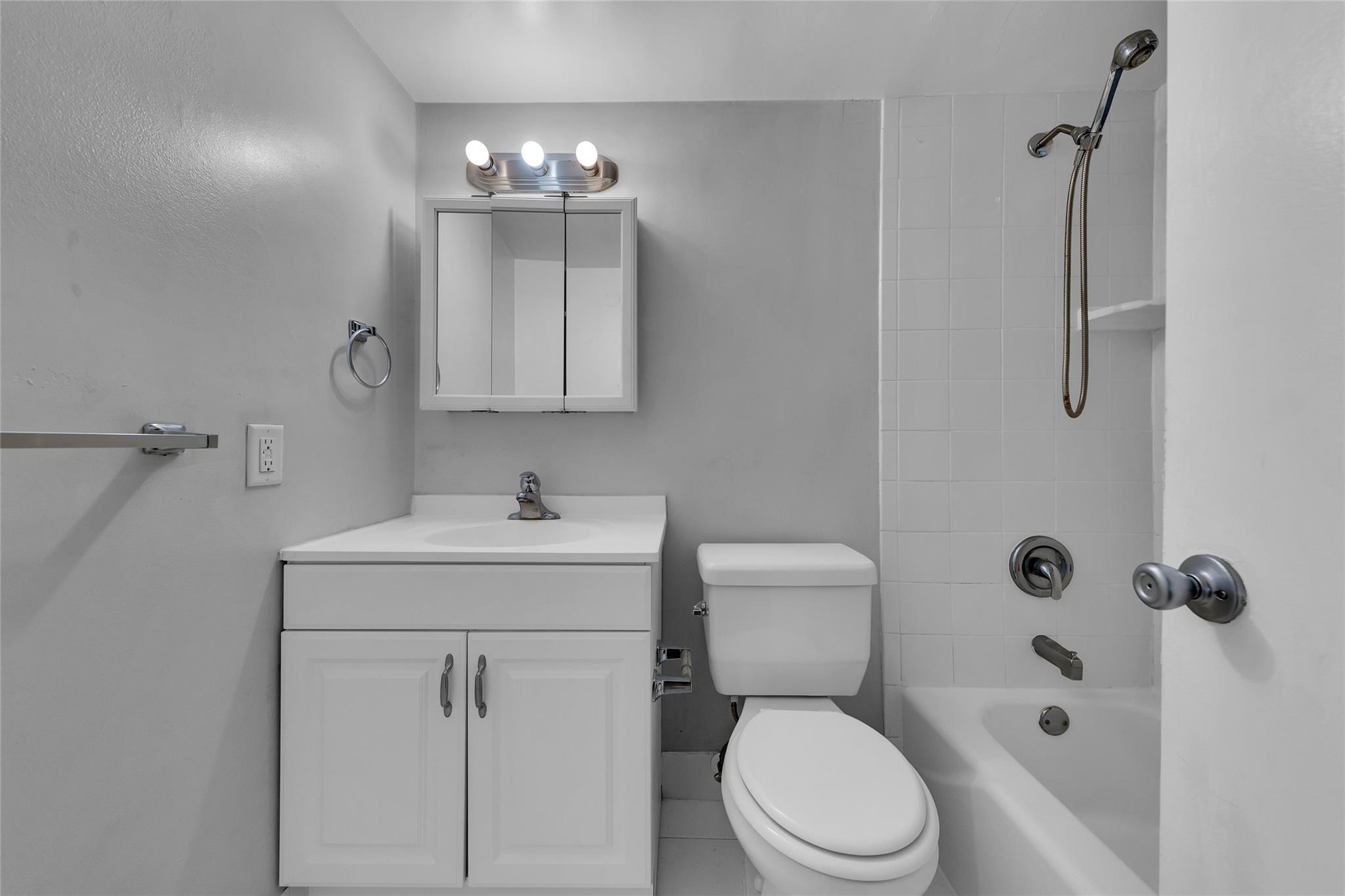 Wooler Heights 40-22 B - Residential Lease