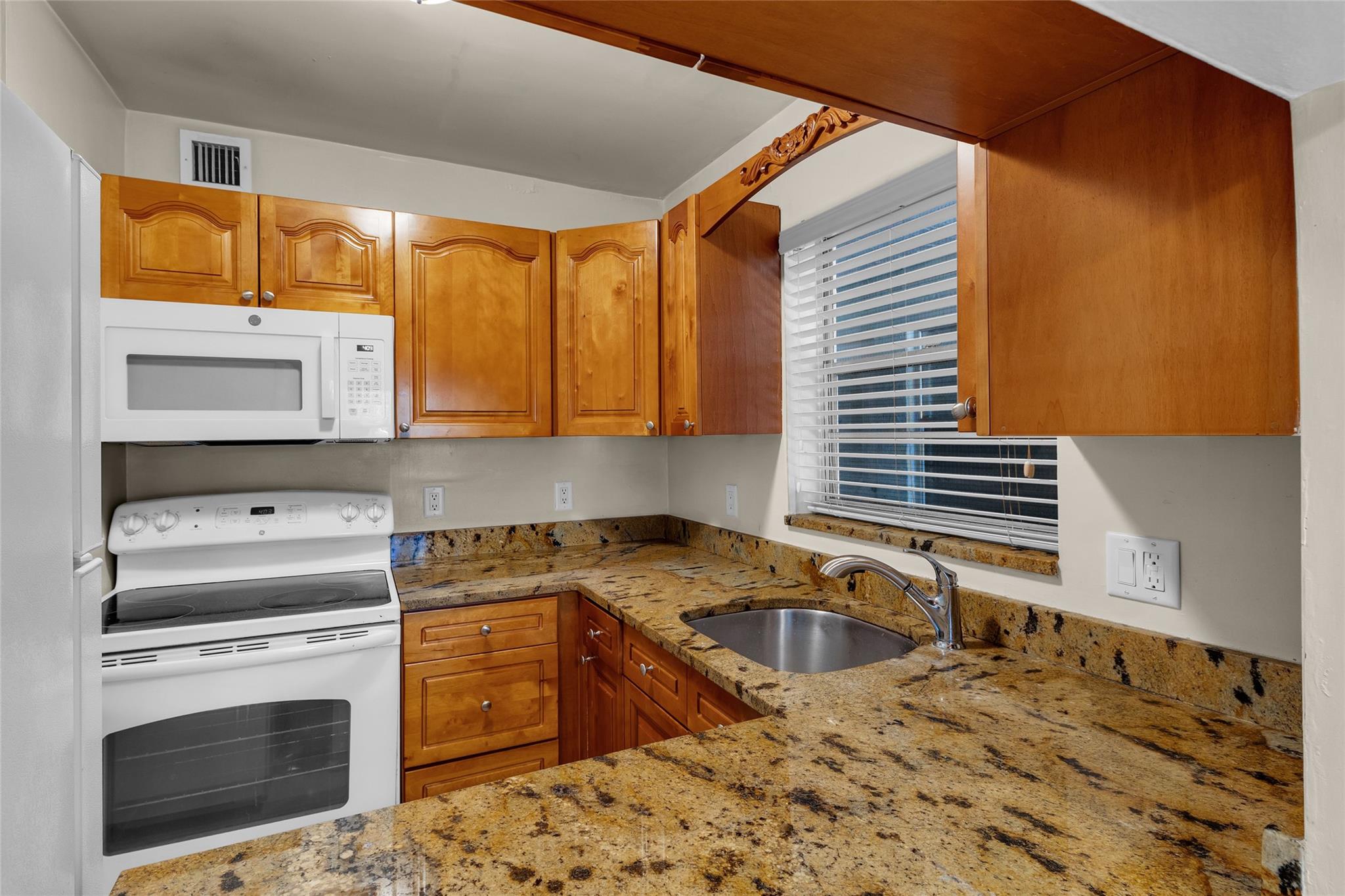 Wooler Heights 40-22 B - Residential Lease