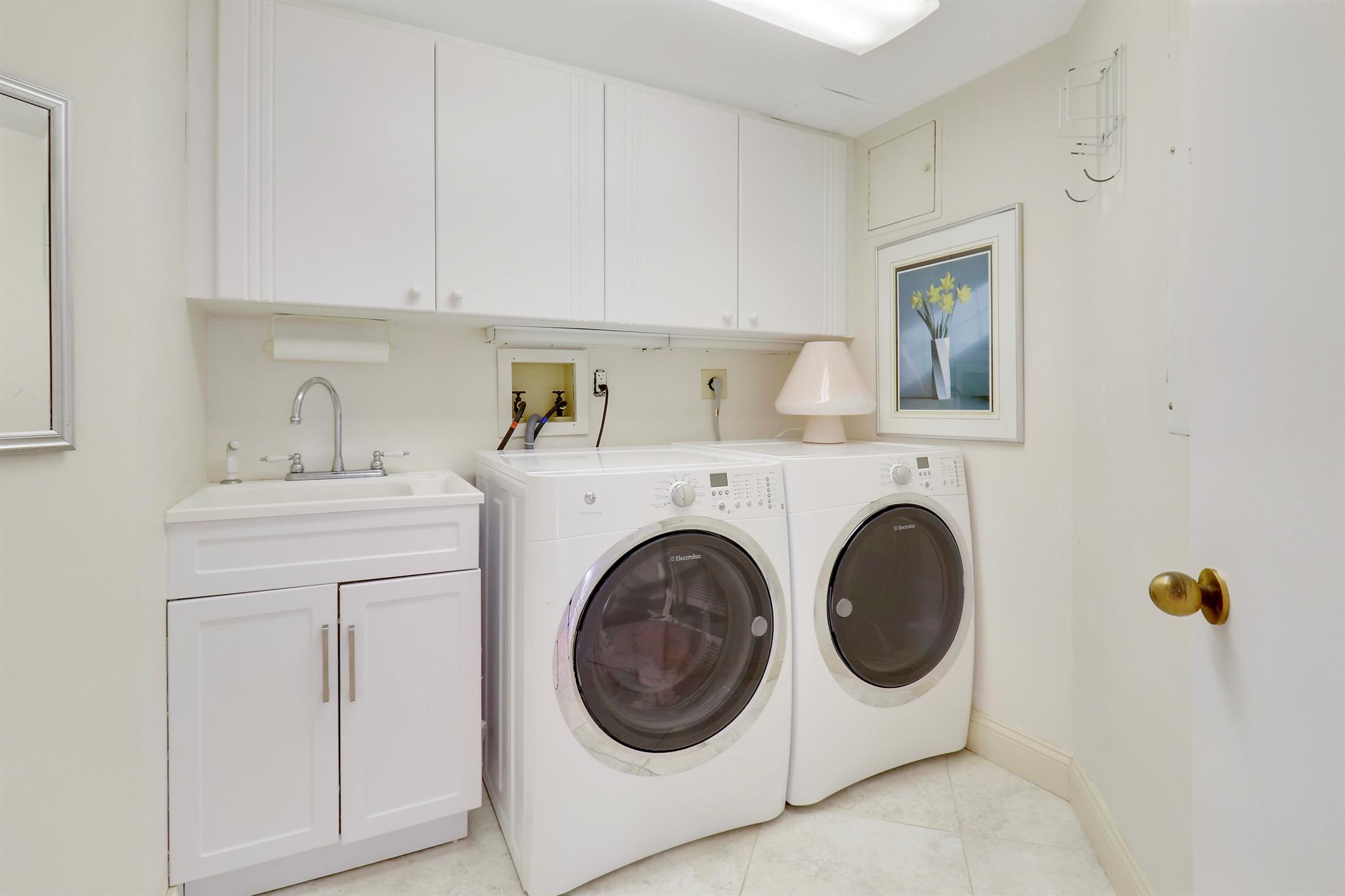 CAPRI OF SINGER ISLAND CO - Residential