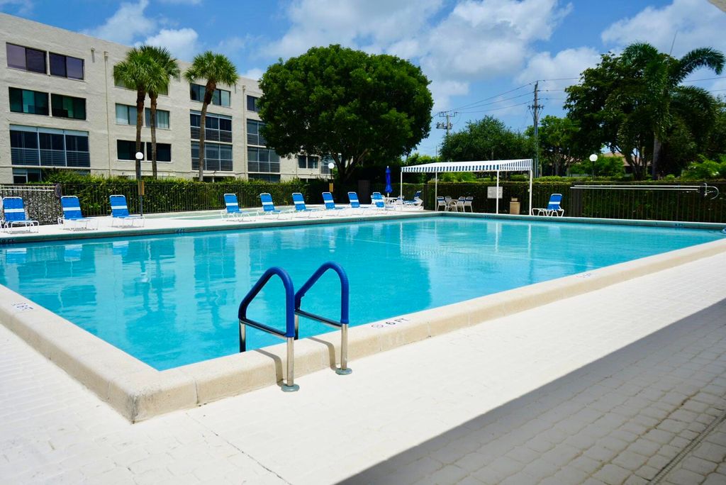 Photo of 3154 Via #412, Lake Worth, FL 33467 (MLS # B26013071)