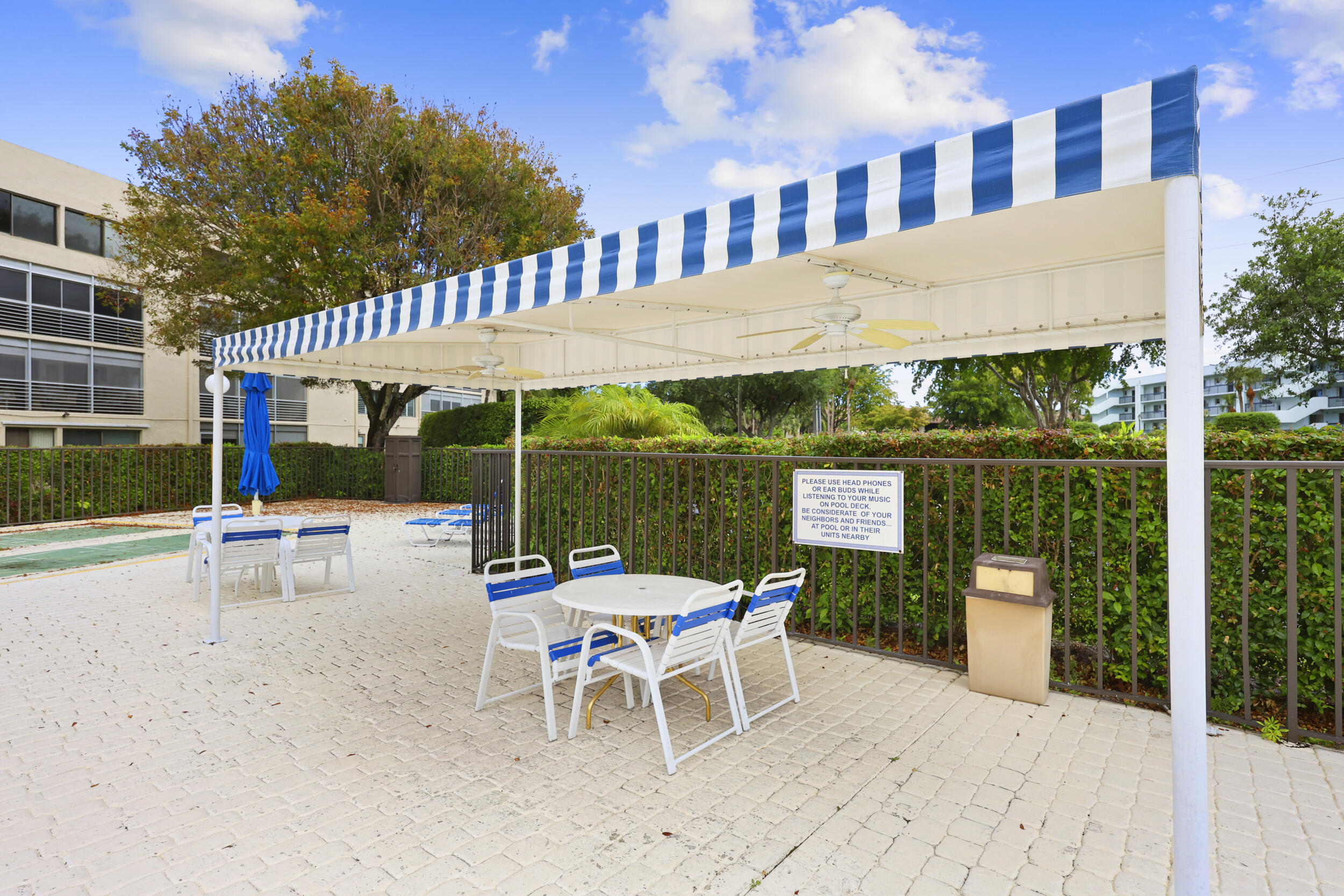 POINCIANA LAKES CONDO - Residential