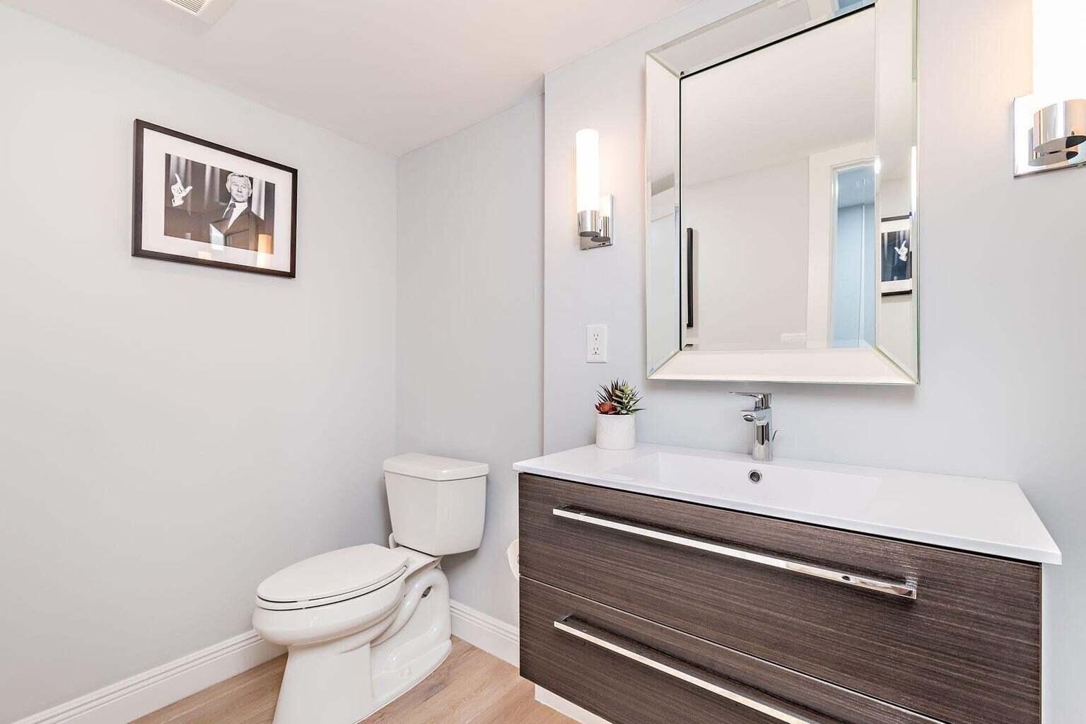 SOUTHPORTE ONE AT JONATHANS LANDING CONDO - Residential