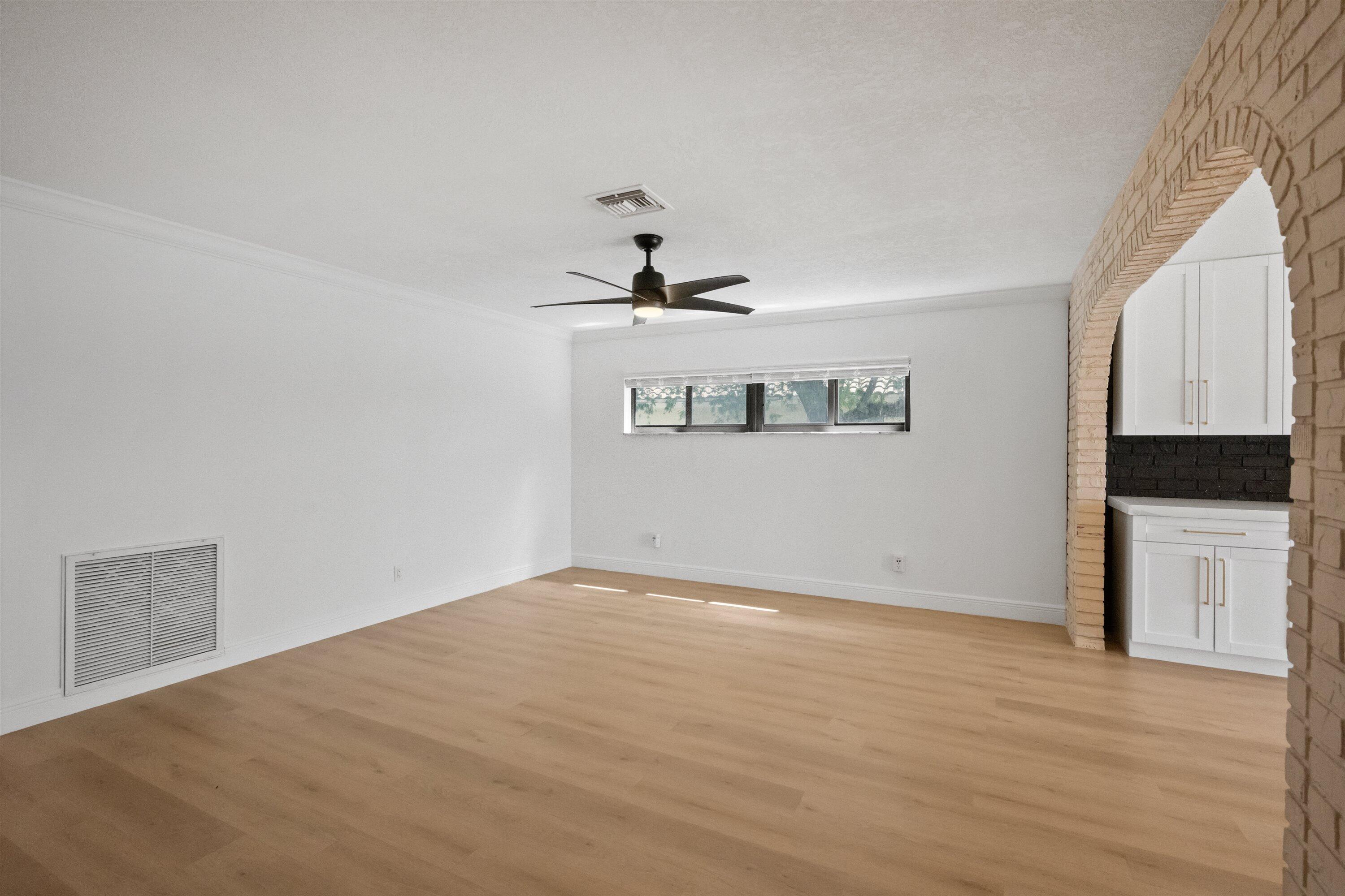 SOUTH SHORE 1 OF WELLINGTON - Residential