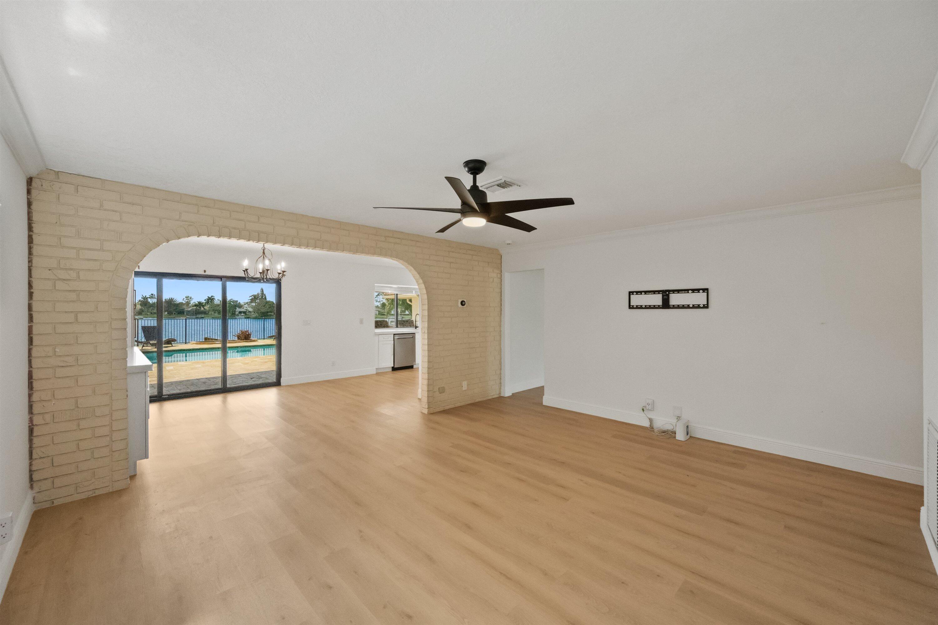 SOUTH SHORE 1 OF WELLINGTON - Residential