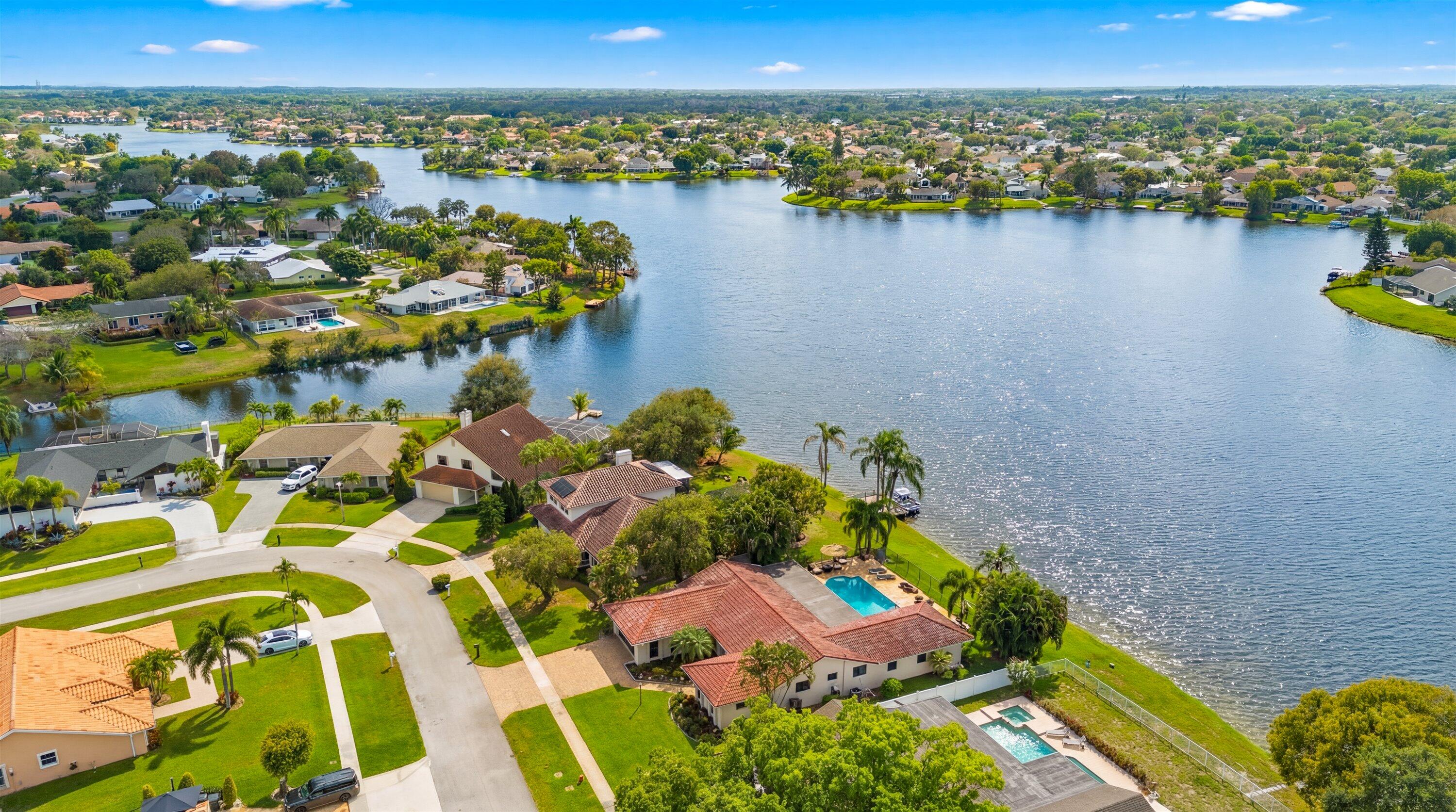 SOUTH SHORE 1 OF WELLINGTON - Residential