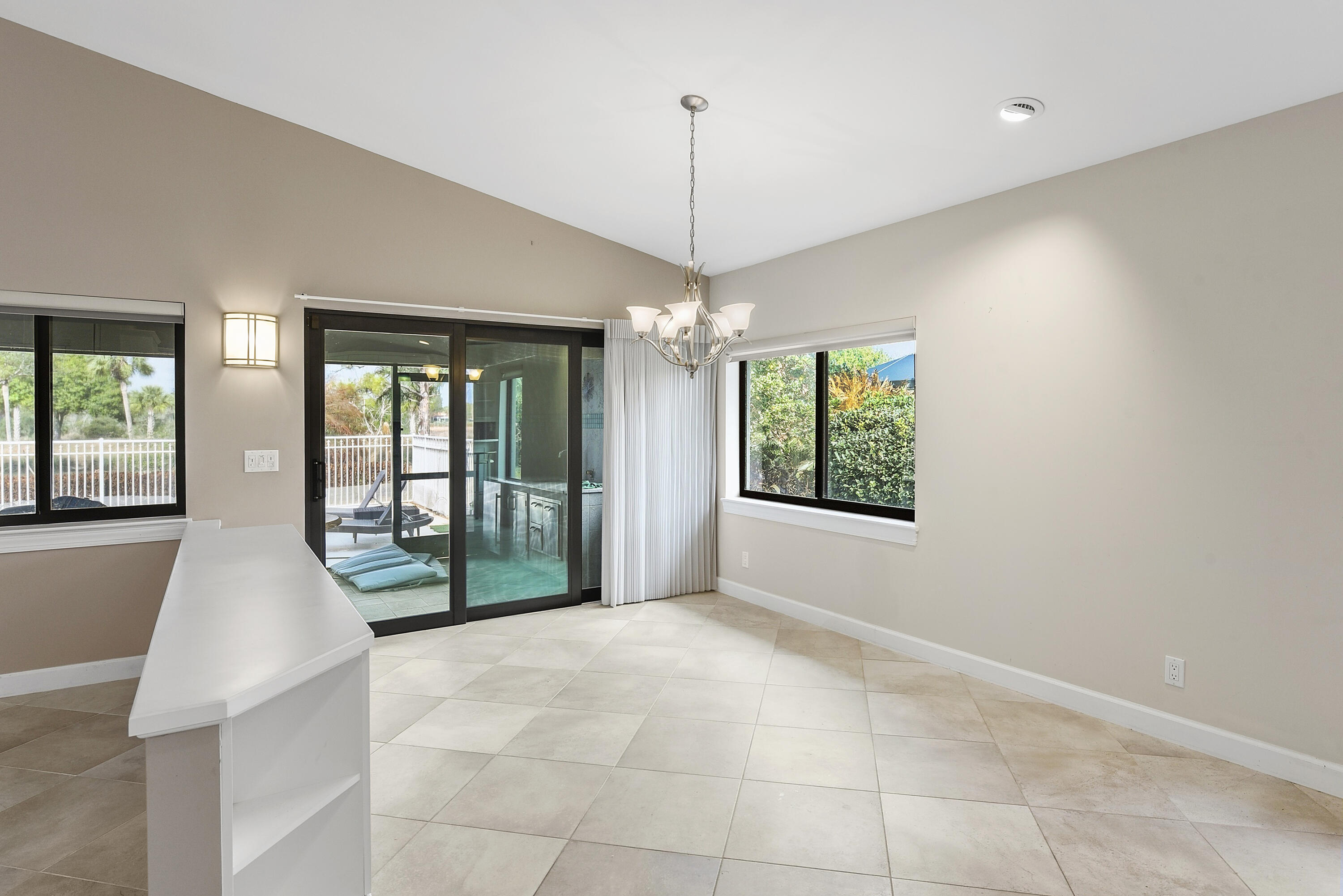 PIPERS LANDING Yacht & CC - Residential