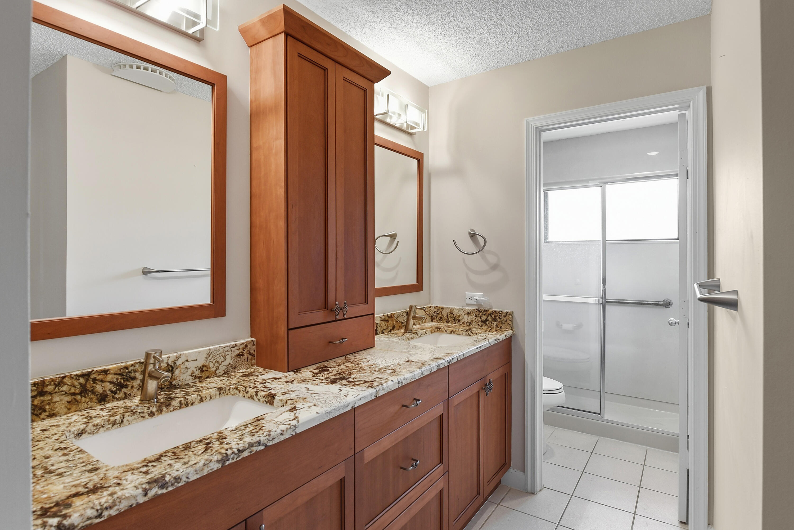 PIPERS LANDING Yacht & CC - Residential