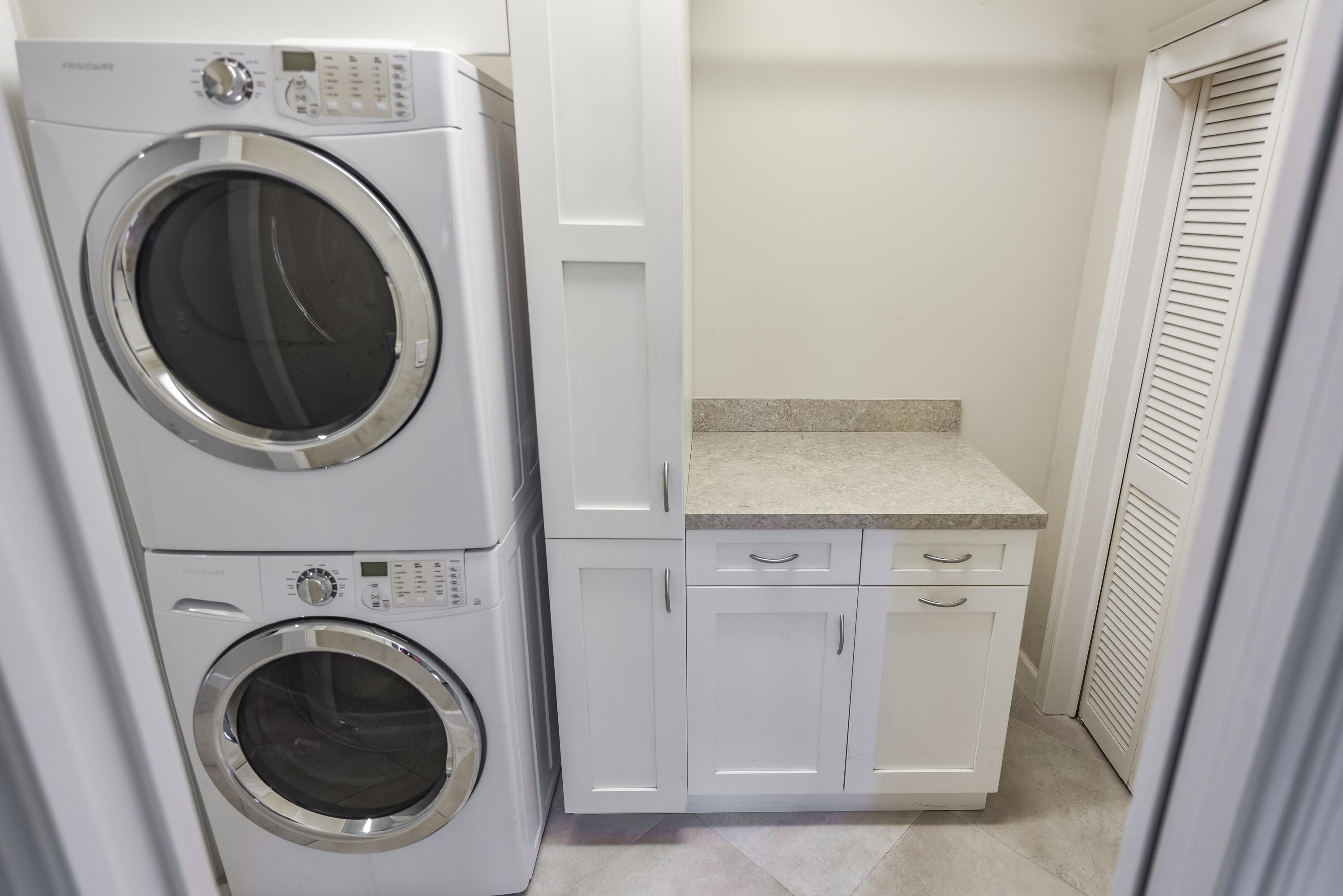 PIPERS LANDING Yacht & CC - Residential