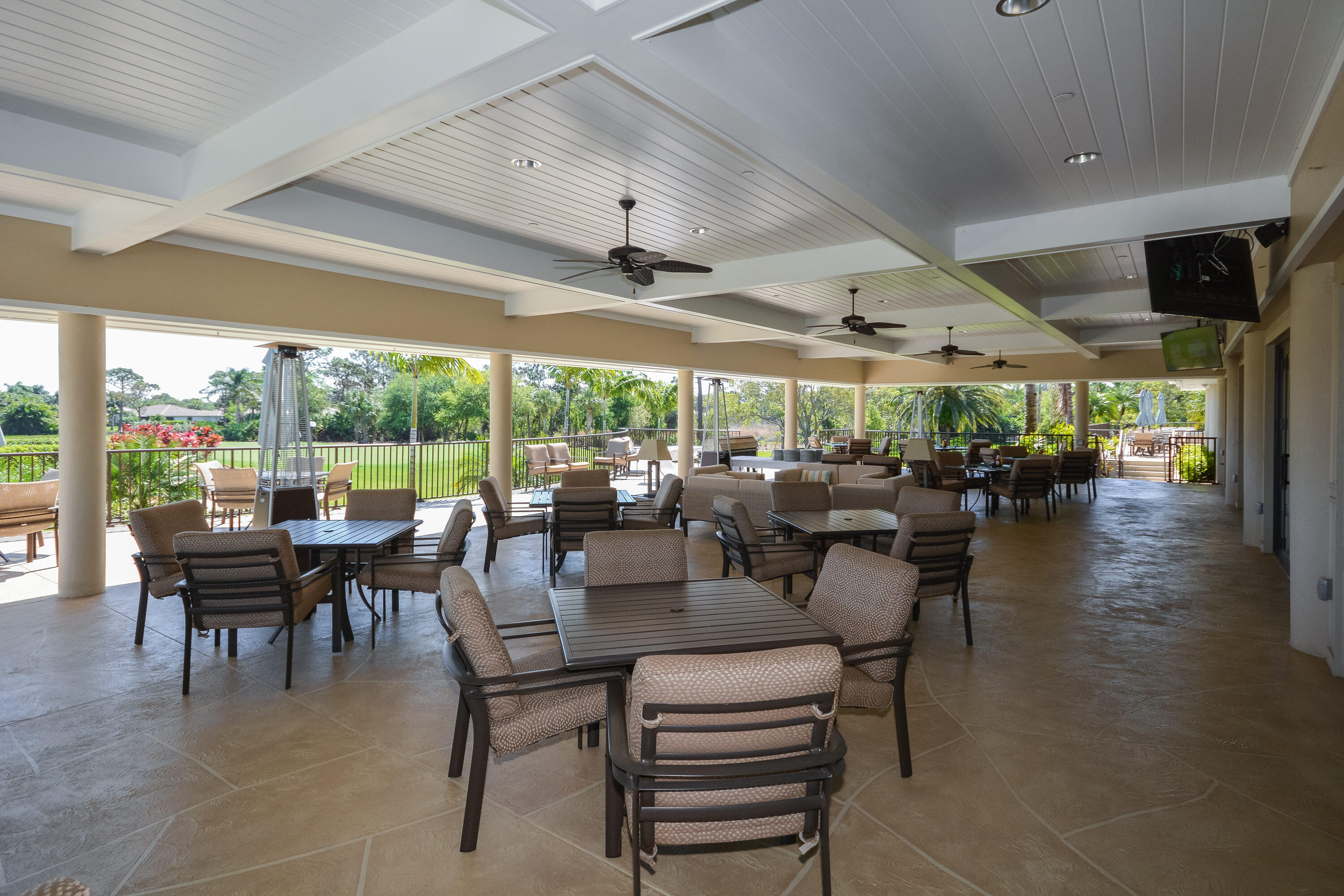 PIPERS LANDING Yacht & CC - Residential