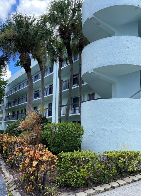 A home in Lake Worth