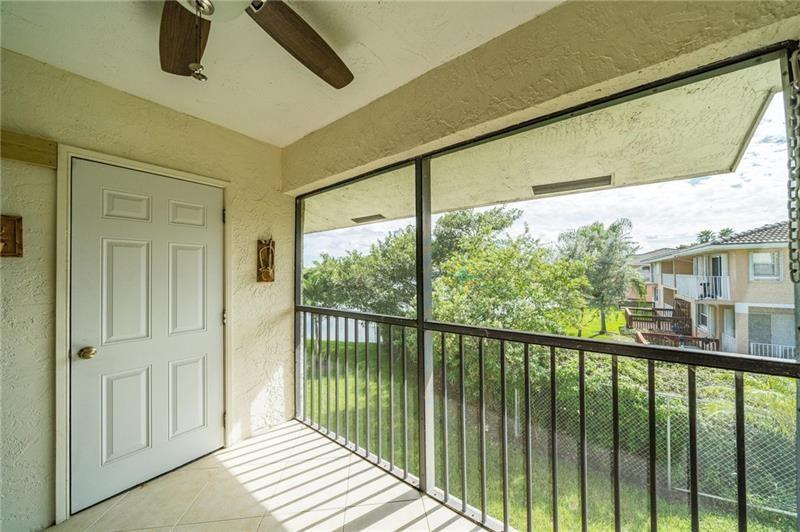 MIRA LAGO - Residential