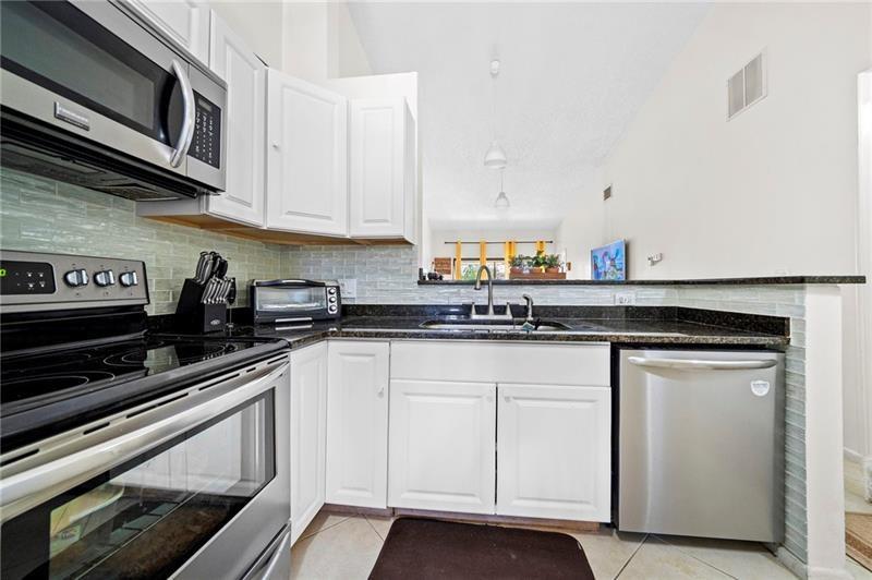 MIRA LAGO - Residential