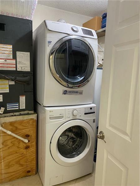 MIRA LAGO - Residential