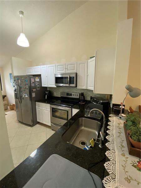 MIRA LAGO - Residential