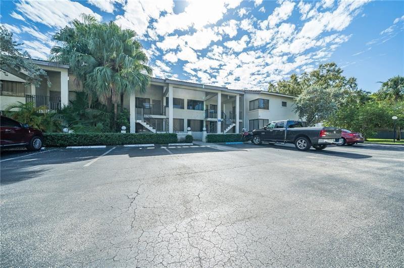 MIRA LAGO - Residential