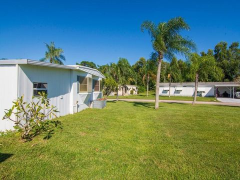 Mobile Home in Port St Lucie FL 2 Galicia Lane Ln 1.jpg