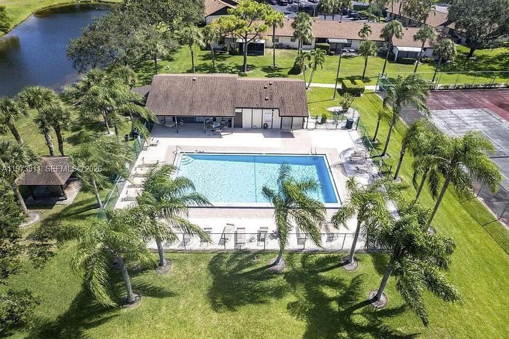 Photo of 80 VÃ­a De Casas Norte, Boynton Beach, FL 33426 (MLS # B26006545)