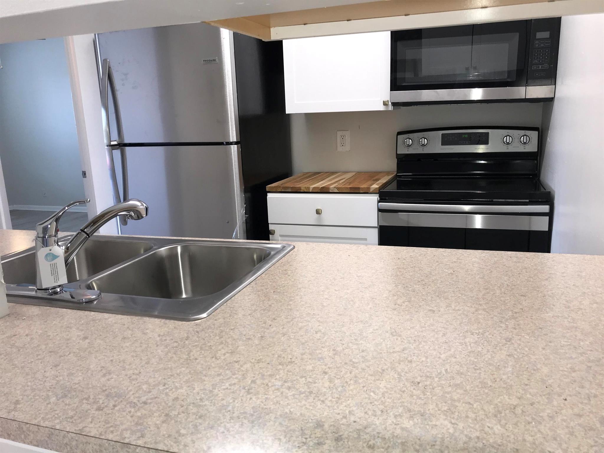 Nice Abbey Park Condo that is featuring a 2nd floor 1/Bedroom 1/Bath apartment. living room entry way concept. Just recently freshly paint. A washer and dryer located on patio storage. A very quiet community which also offers Pool and tennis area. Centrally located in WPB. Nice and quiet Location off parking area 2nd floor west views. Small pet ok. Ideal Landlords