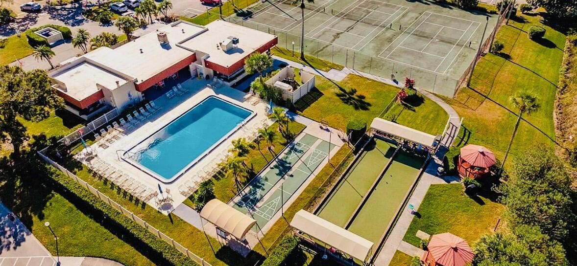 VISTA ROYALE PHASE IV BLDGS 83-111 - Residential Lease