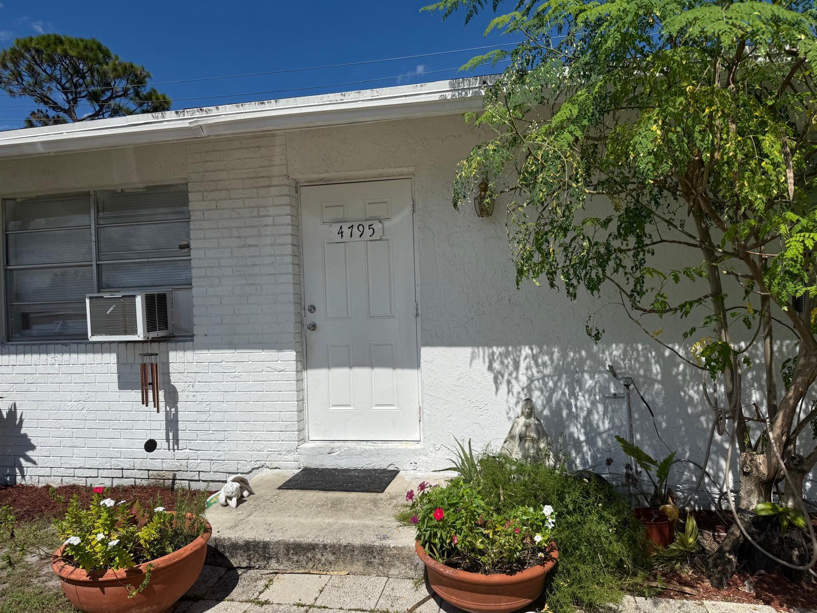 No Homeowners Association!!!!!! Beautiful 3 bedroom 2 bathroom Villa, tile throughout the house. Close to major highways, stores and beaches. NO HOA, NO Restrictions. Currently has tenants in place on a month to month rental agreement. Monthly rent collected is $2,200.00
