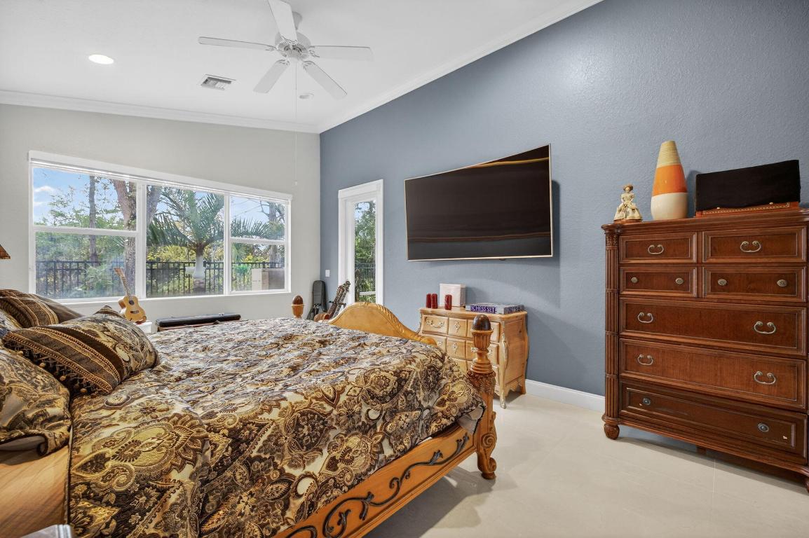 SECOND REPLAT OF PORTOFINO ISLES - Residential